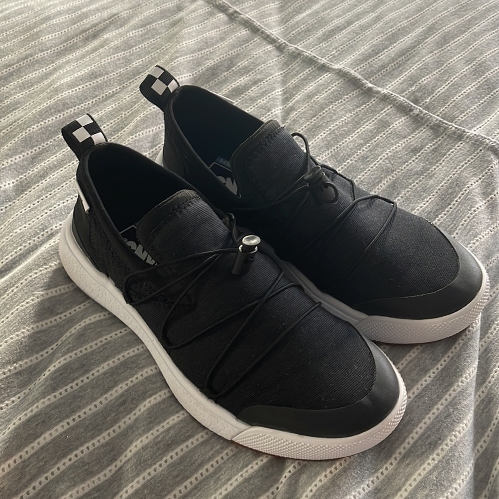 Vans running shoes-ultracush, black and white! New (never worn)